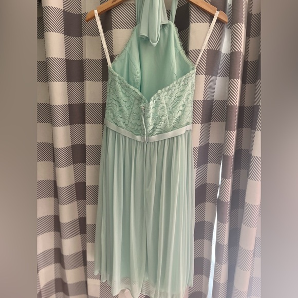 David’s Bridal Lace Floral and Chiffon Halter Bridesmaid/Sundress - Picture 10 of 10